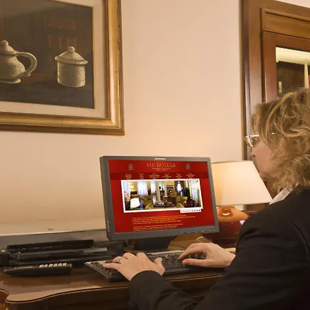 מלון Vittoria 5*