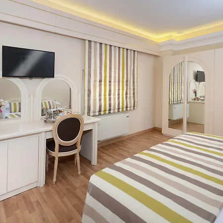 מלון Vittoria 5*