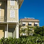 Vittoria Отель Пезаро