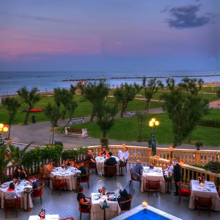 Vittoria Hotel
