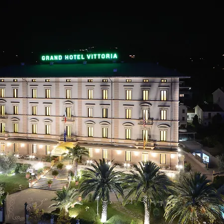 Vittoria 5* 페자로