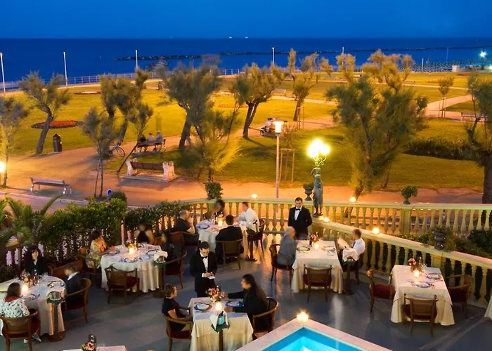 维托瑞亚酒店 5* 佩萨罗